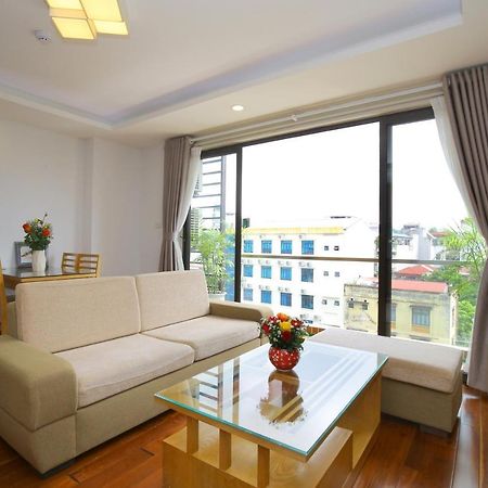 Investland In Truc Bach & Serviced Apartment Hanoi Bagian luar foto